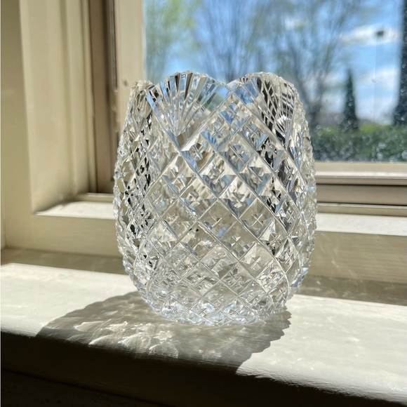 VINTAGE, BOHEMIAN LEAD CRYSTAL VASE. MADE IN CZECHOSLOVAKIA. 3 1/8”W X 3 1/2”H - Picture 7 of 8